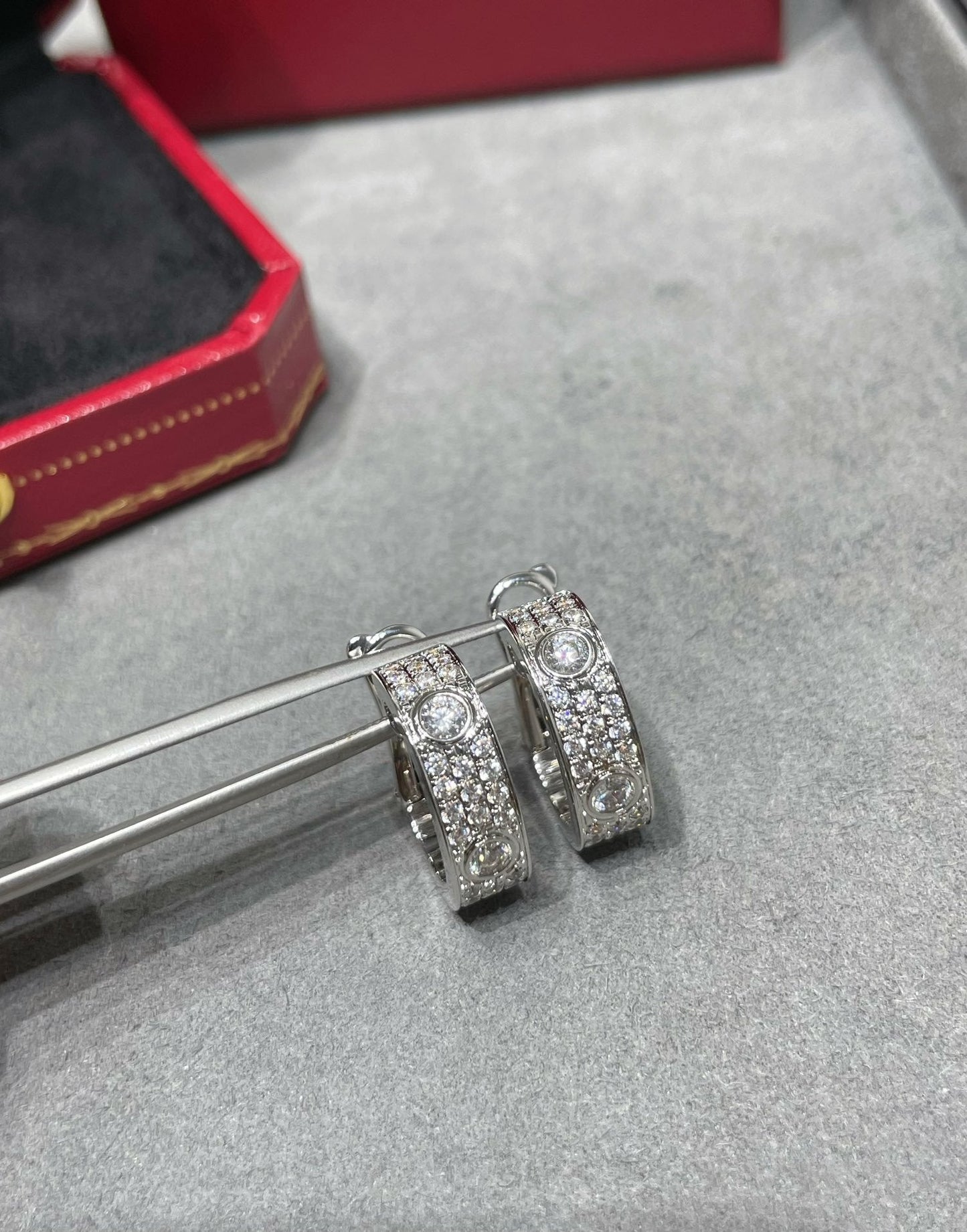 [✨ROSE💎]LOVE 5.5MM DIAMOND PAVED EARRINGS