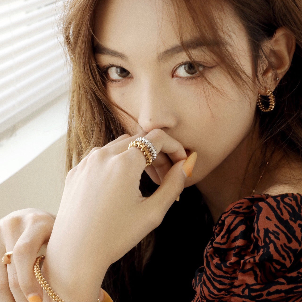 [✨ROSE💎]CLASH SMALL HOOP EARRINGS