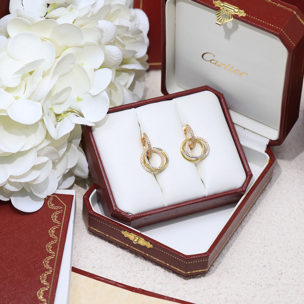 [✨ROSE💎]TRINITY HALF DIAMOND  EARRINGS